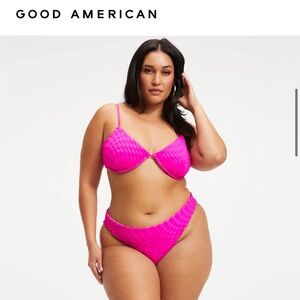 Good American pink Hawaiian jacquard print bikini. Top and bottom in size large.